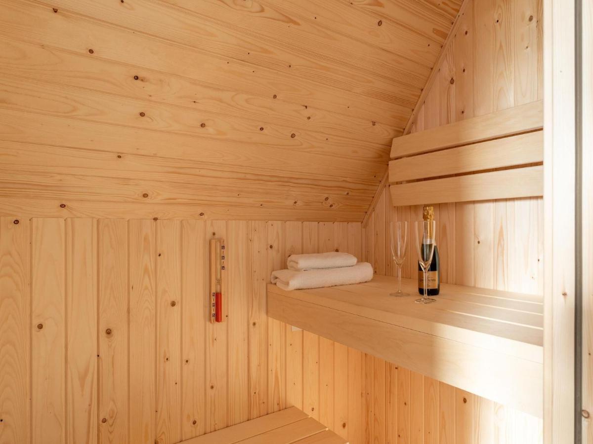 Modern Holiday Home By The Sea With Sauna Scherpenisse Dış mekan fotoğraf